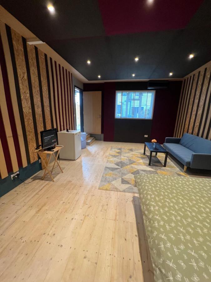 Newly Built Large Garden Ensuite Guest Studio Borehamwood Luaran gambar