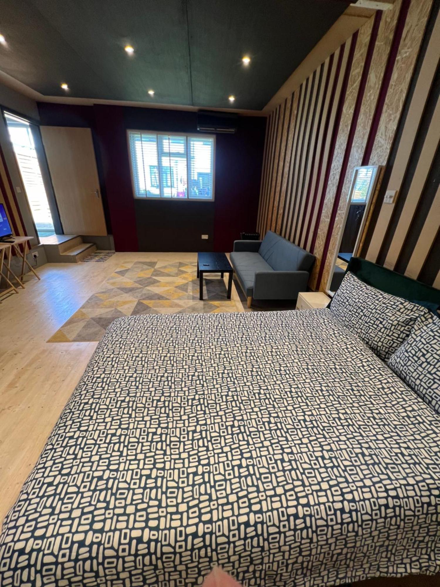 Newly Built Large Garden Ensuite Guest Studio Borehamwood Luaran gambar